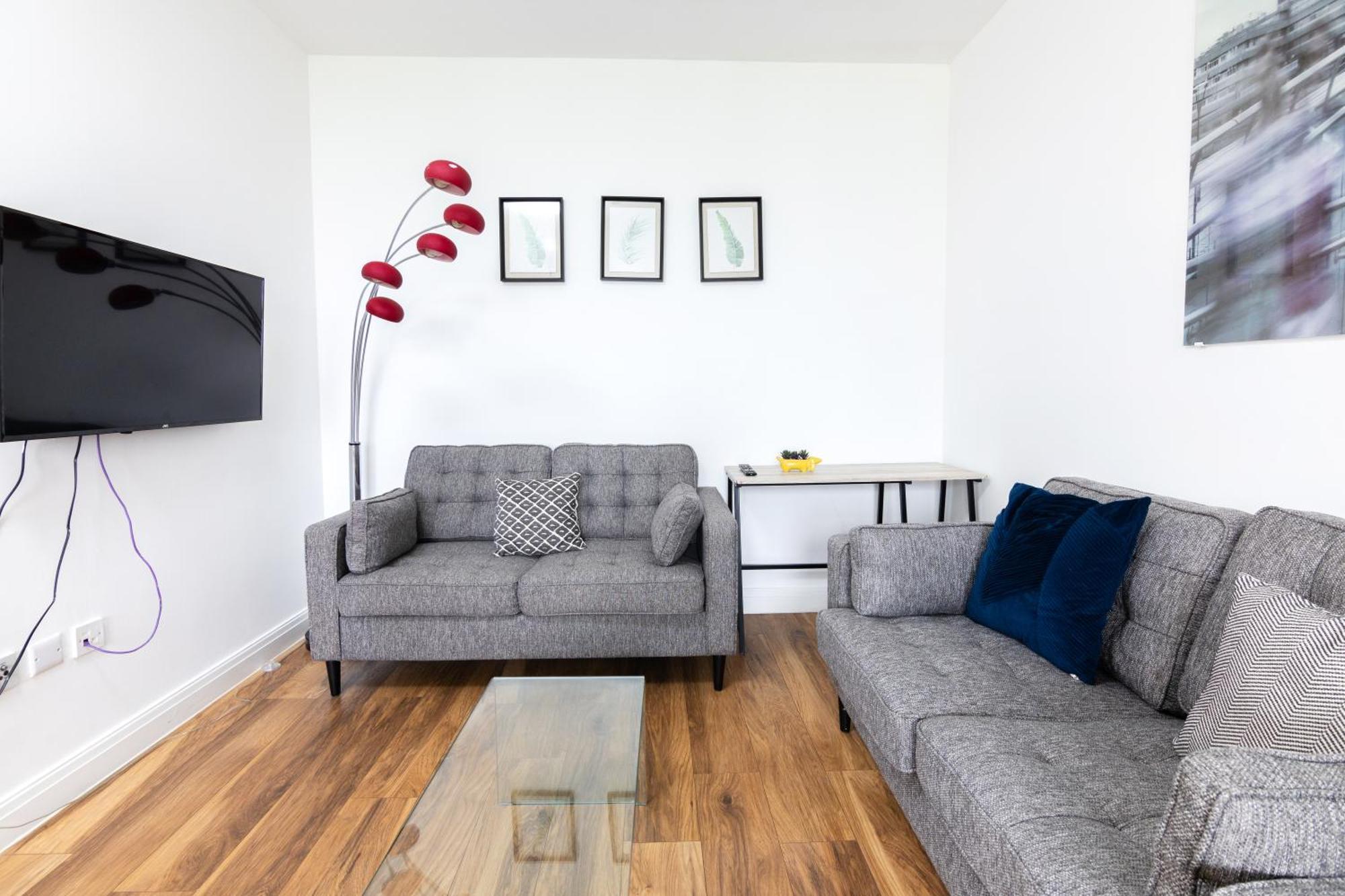 Spacious Apartment Close To City Centre With Free Secure Parking Leeds  Eksteriør billede
